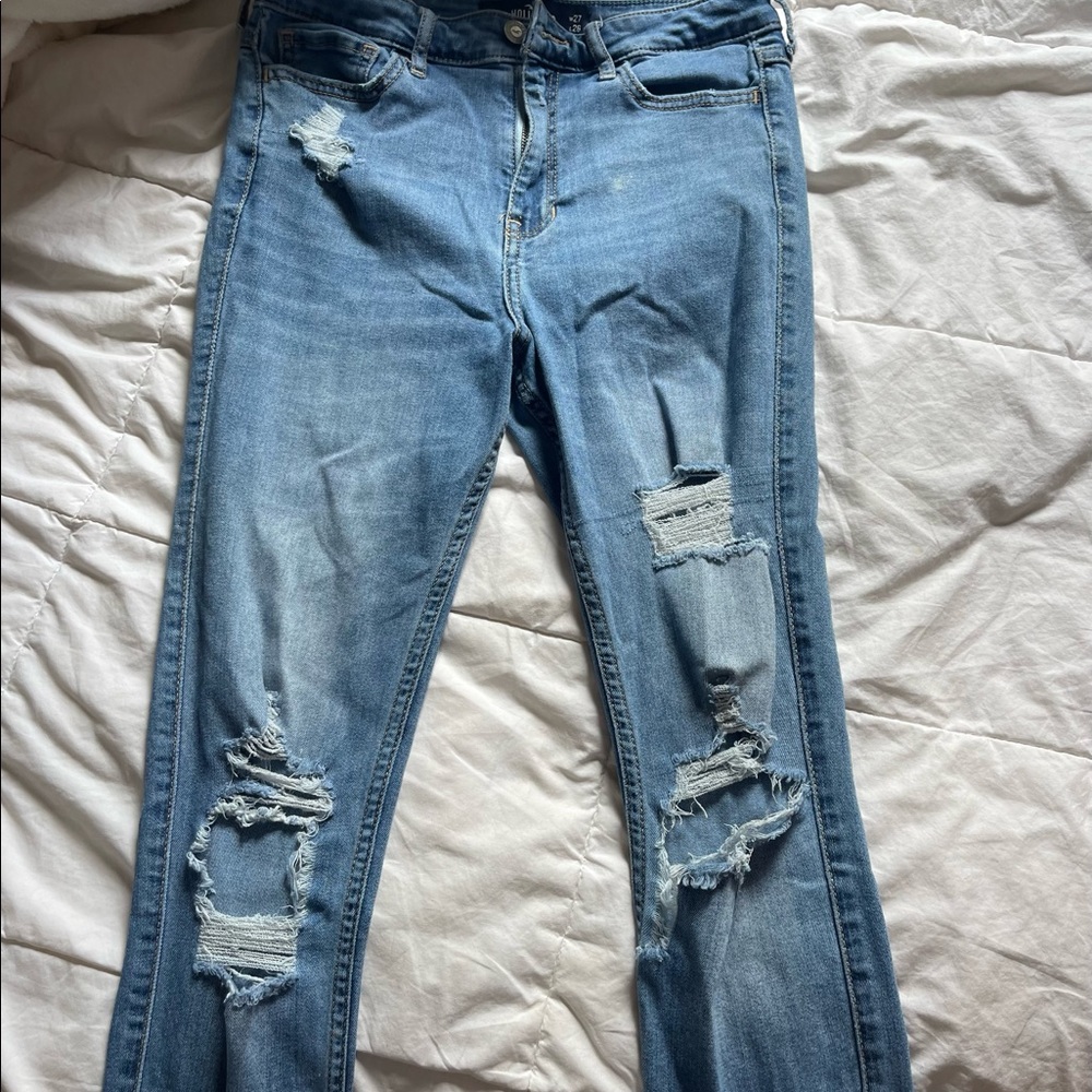 hollister jeans with holes